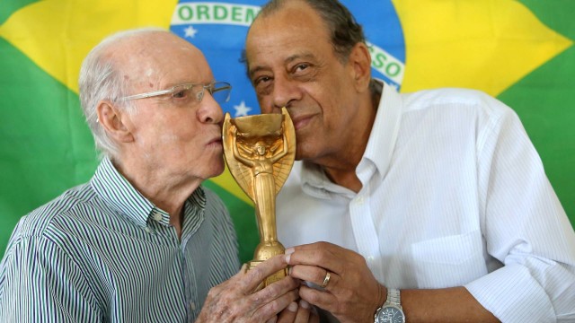 Zagallo e Carlos Alberto Torres torcem para a seleção não estragar a comemoração dos 45 anos do Tri