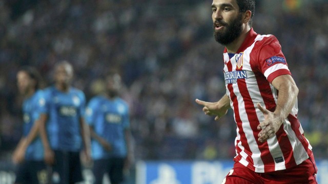 Arda Turan comemora gol pelo Atlético de Madri
