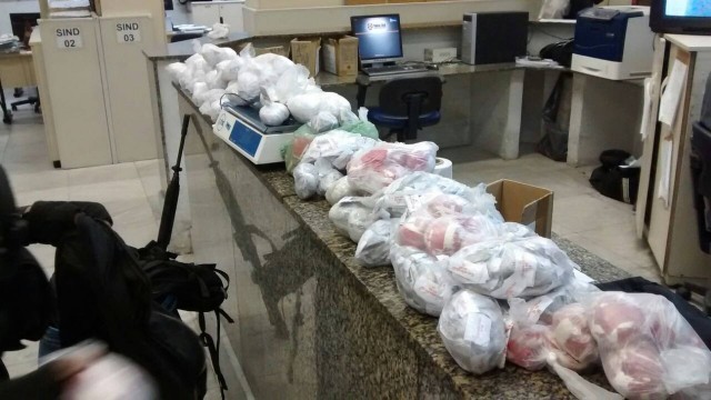 Policiais da UPP Providência, apreenderam 12.840 papelotes de cocaína e 1.040 de maconha