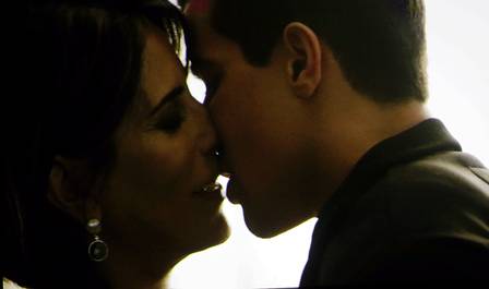 Na trama das 21h, Diogo (Thiago Martins) e Beatriz (Gloria Pires) são amantes