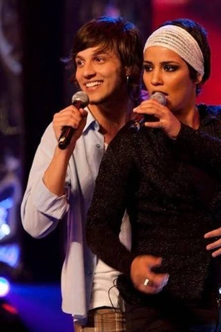 Nise Palhares e Chay cantaram juntos no programa 