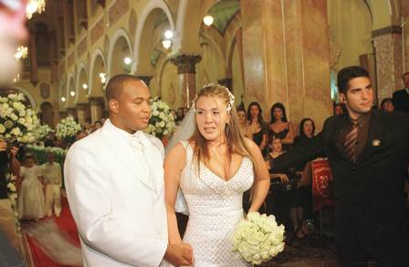 Simony em seu primeiro casamento, com Afro X, em 2001