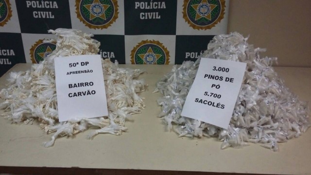 Papelotes de cocaína foram apreendidos em Itaguaí