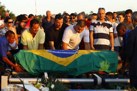 Enterro da policial militar Vanessa Oliveira, no Cemitério Parque Nycteroy 12/07/2015
