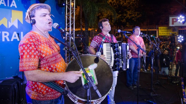 O trio de forró Taperoá se apresenta na Central do Brasil, no Centro do Rio, nesta sexta-feira.
