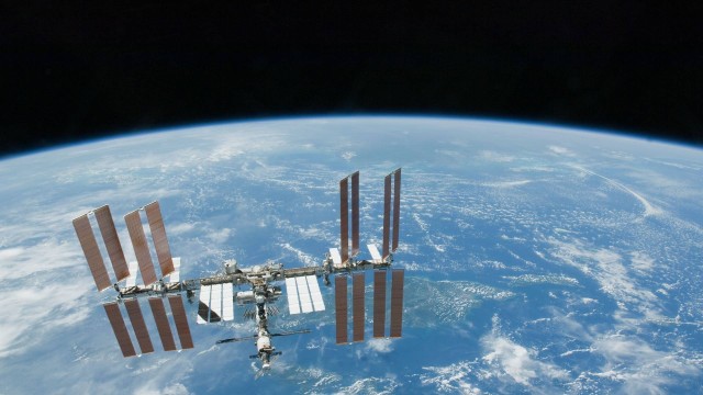 A equipe da ISS tipicamente é alertada muito antes sobre possíveis detritos vindo em sua direção