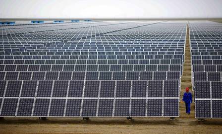 Painéis solares em Dunhuang, na China
