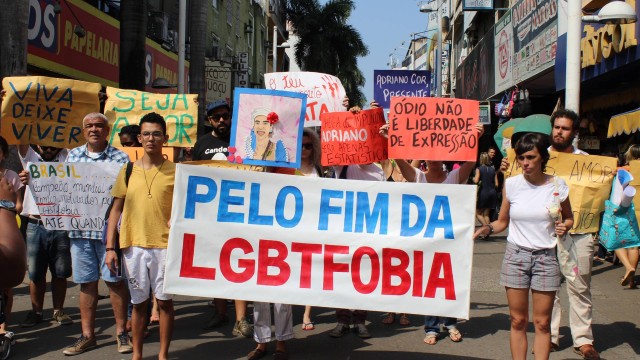 Protesto ocorreu na Praça Rui Barbosa, no Centro de Nova Iguaçu
