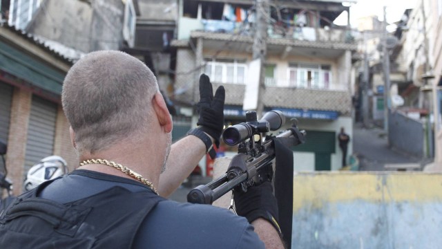 Polícia Civil realiza ação em diferentes comunidades do Rio