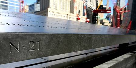 Homenagem às vítimas do 11 de setembro no memorial onde estava o World ...