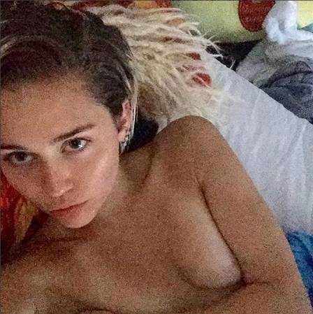Miley Cyrus deixa pouco para imagem em selfie sem sutiã