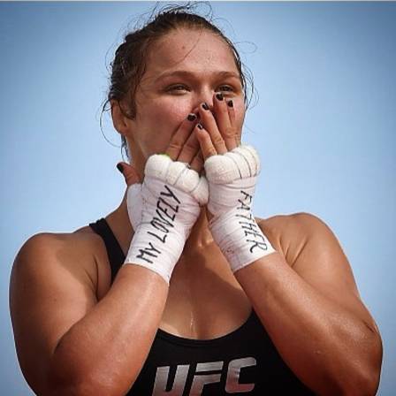 Cyborg quer encarar Ronda Rousey há anos e luta pode acontecer