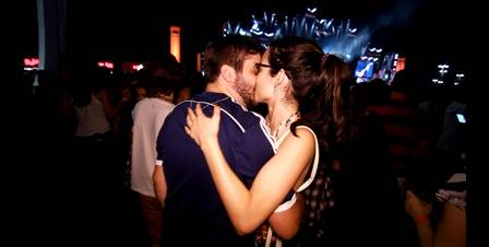 Casal se beija no primeiro dia do Rock in Rio