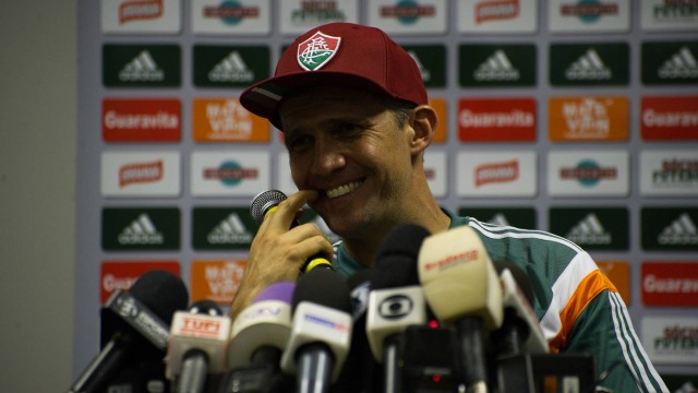 Eduardo Baptista já fez sua estreia como técnico do Fluminense