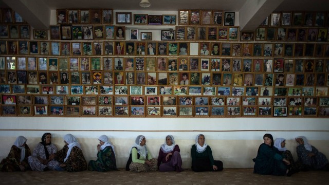 Homenagem. Fotos de mais de 700 mártires do PKK expostas no Iraque