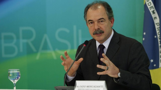 O ministro-chefe da Casa Civil, Aluízio Mercadante