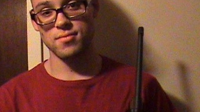 Na foto de perfil no MySpace, o Chris Haper, identificado como o atirador responsável pelo ataque na universidade de Umpqua Community College em Oregon, exibe arma.