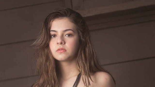 Klara Castanho será adolescente rebelde em "Além do tempo"