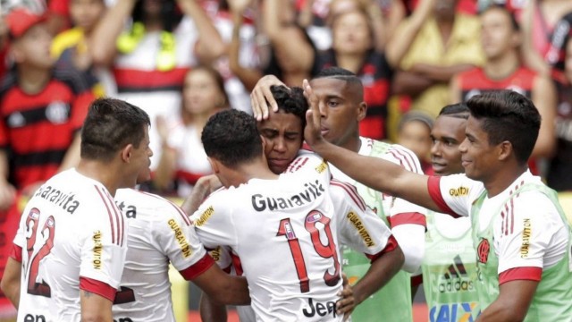 Gabriel se emociona ao comemorar seu gol contra o Joinville