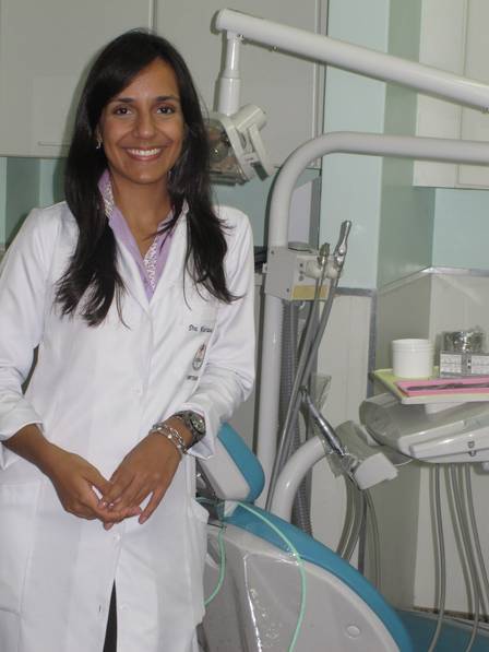 Mariana faz pós-graduação em Ortodontia na UERJ