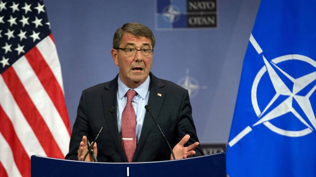Ashton Carter, secretário de Defesa dos Estados Unidos. Pentágono vai anunciar retirada de treinamento de rebeldes sírios