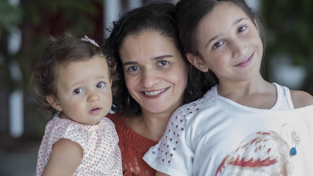Patricia Marinho e as filhas Gabriela, de 1 ano e 9 meses, e Carolina, de 9: diversão em família