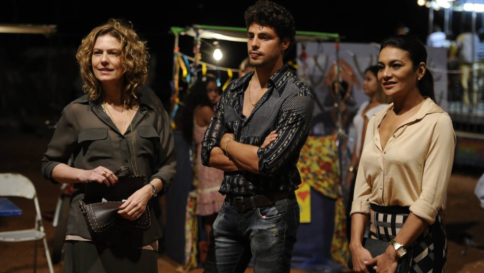 "Amores roubados" foi a vencedora na categoria Série. O trio protagonizado por Patrícia Pillar, Cauã Reymond e Dira Paes ajudou a movimentar a trama,...