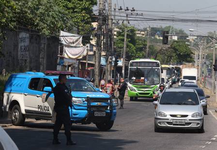Policiais fazem blitz nas vias de acesso ao Chapadão