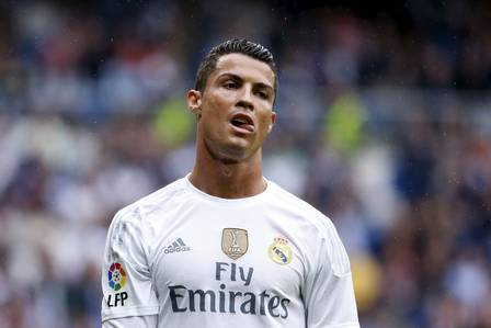 Cristiano Ronaldo é o jogador mais bem pago da Espanha, com salário de 35,3 milhões de euros brutos anuais (cerca de R$ 156,2 milhões), segundo informou o jornal espanhol “AS”