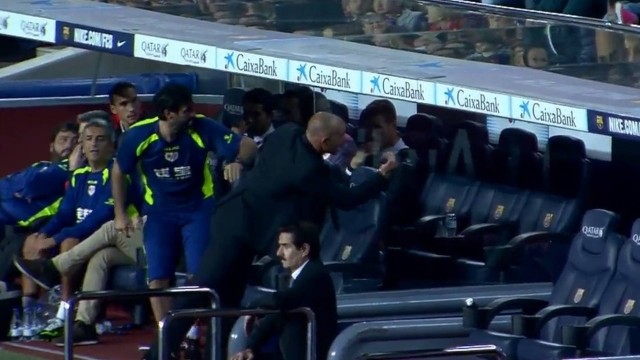 Paco Jémez perdeu a paciência com torcedor do Barcelona no Camp Nou