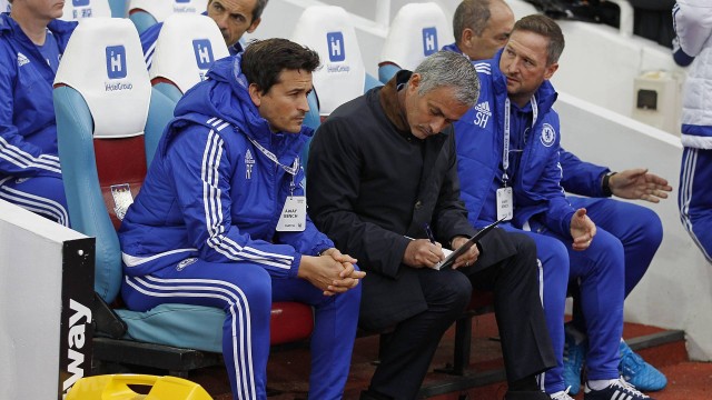 Mourinho mostra desânimo no Chelsea