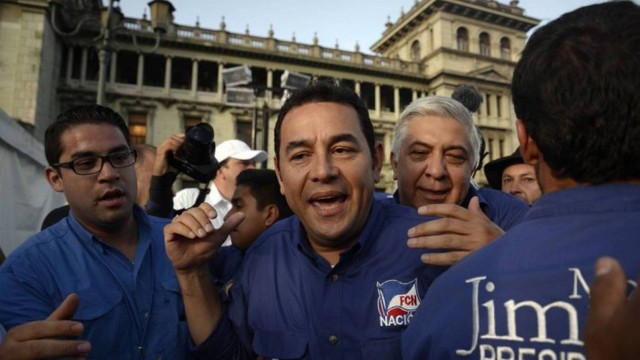 Jimmy Morales durante comício na Cidade da Guatemala