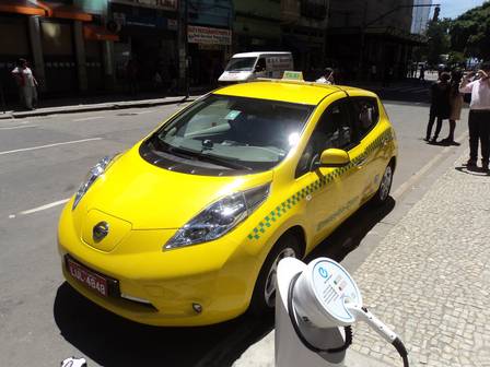 Nissan Leaf em testes como táxi no Rio de Janeiro -