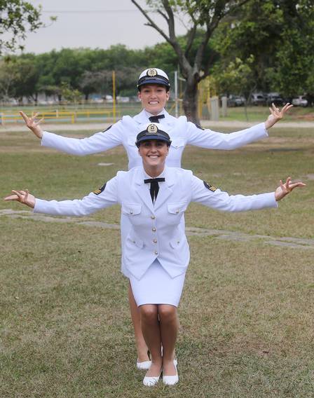 O dueto do nado sincronizado Duda Miccuci e Luisa Borges se formou na Marinha do Brasil
