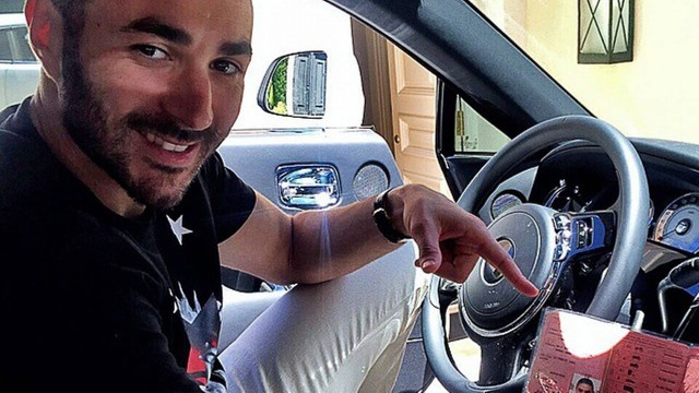 Benzema foi flagrado pela terceira vez no ano por dirigir sem carteira