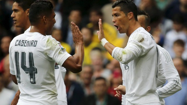 Cristiano Ronaldo comemora o seu gol pelo Real Madrid com o brasileiro Casemiro