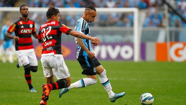 Grêmio vence e afunda Flamengo em crise