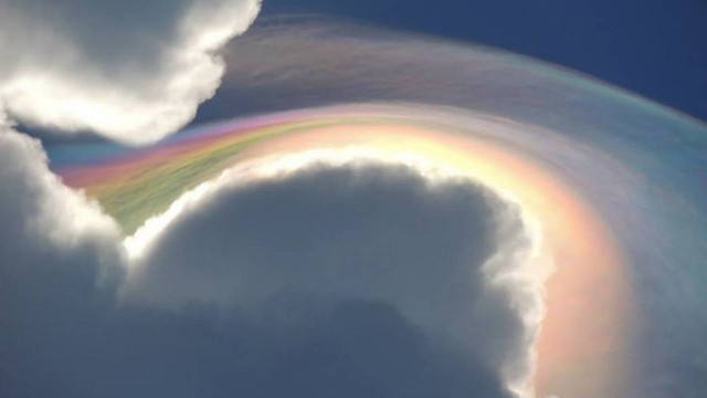A nuvem multicolorida chamou a atenção nas redes sociais