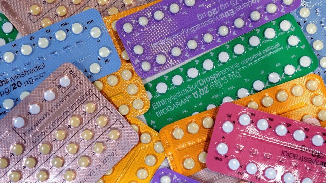 A pílula anticoncepcional é o método mais comum. Mas há alternativas