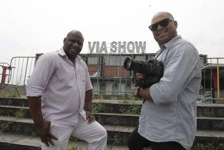 Documentarista Wallace Sacra (à esquerda) com o fotógrafo (à direita) Ronaldo Bapt