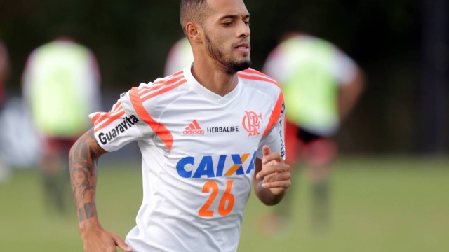 O atacante Paulinho foi descartado no Flamengo na próxima temporada