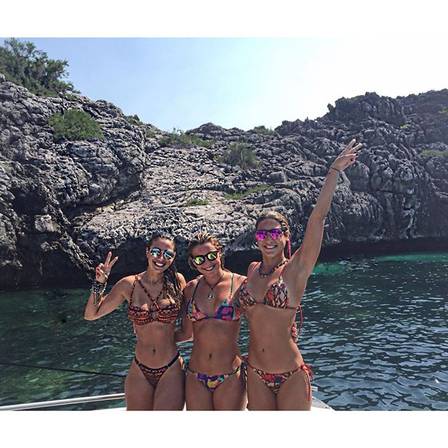 Gêmea do nado sincronizado Branca Feres curte férias na Tailândia