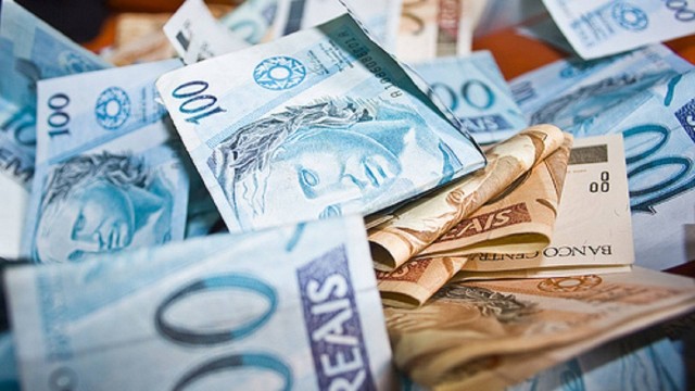 O valor total da folha de pagamento do dia 12 será de R$ 2,14 bilhões.