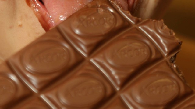 Nutriente presente no chocolate está associado à melhora nas funções cognitivas