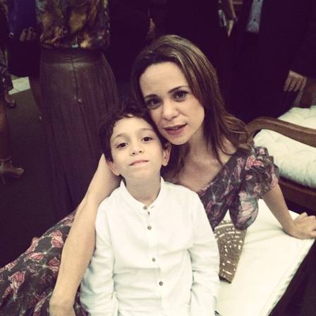 Vanessa Gerbelli com o filho, Tito
