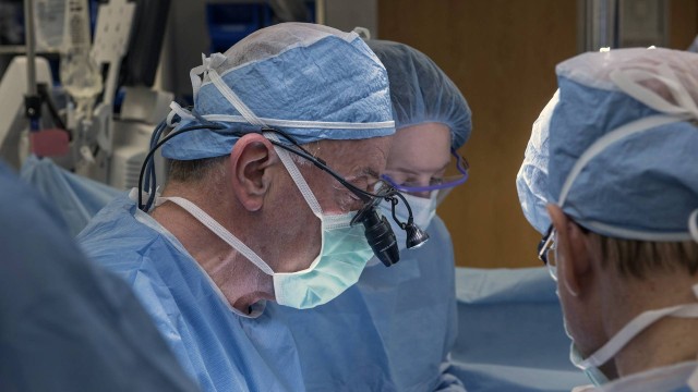 O transplante de útero foi realizado pela primeira vez pela Cleveland Clinic