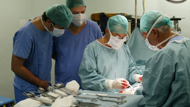 Hérnia inguinal pode levar à morte se não for operada logo