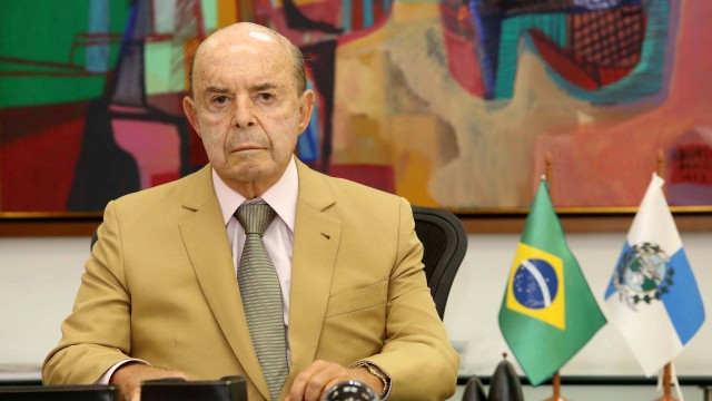 Governador em exercício do Rio, Francisco Dornelles