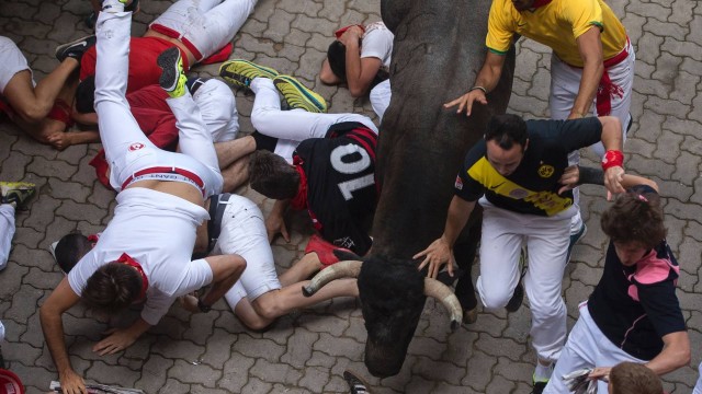 Governo espanhol informou que outras 12 pessoas sofreram ferimentos durante corridas de touro