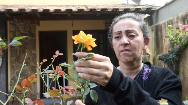 Adriana Marcia Batista, de 45 anos, passa dificuldades após cancelamento do benefício